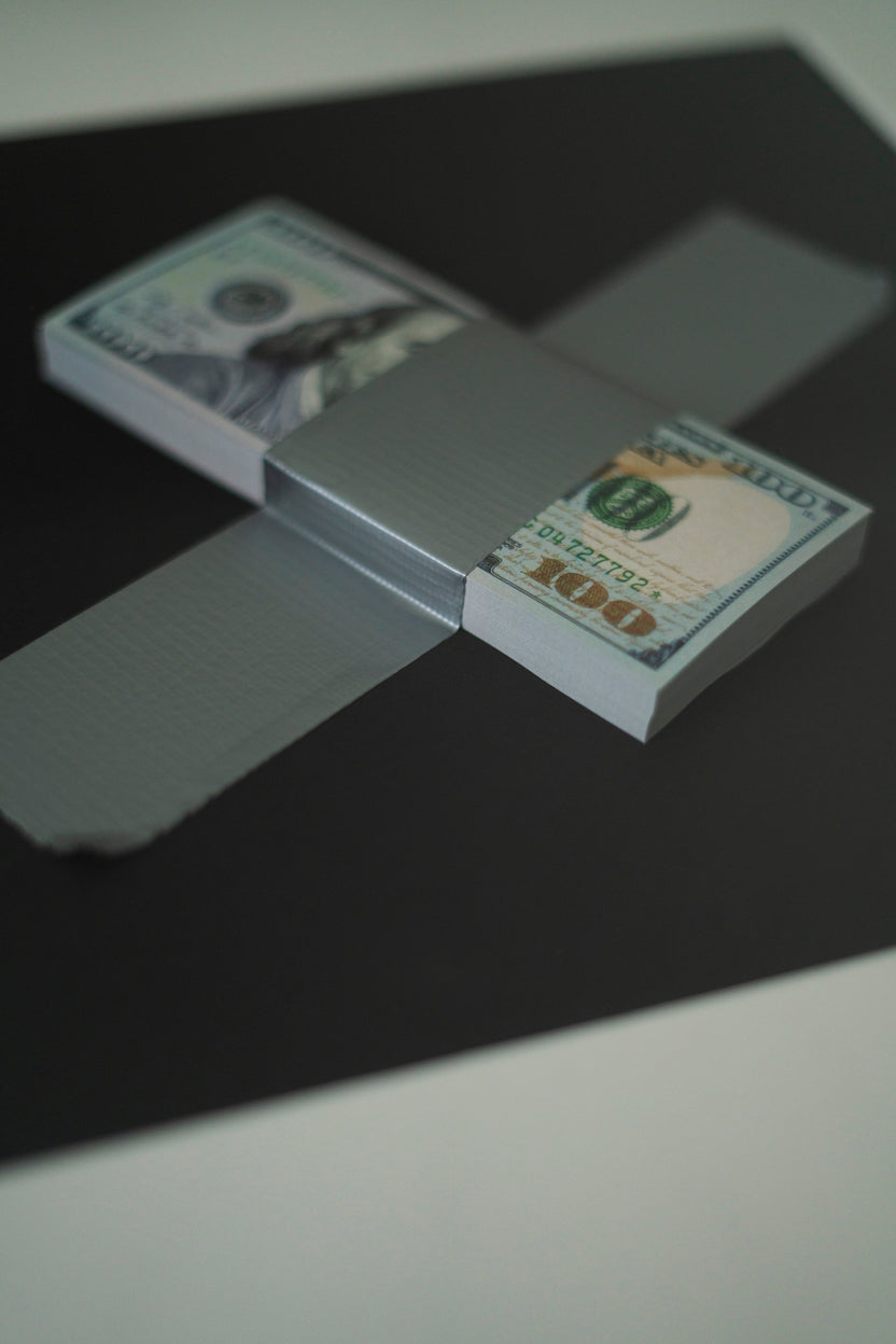 THE POSES IS NOT A BANANA 1/10