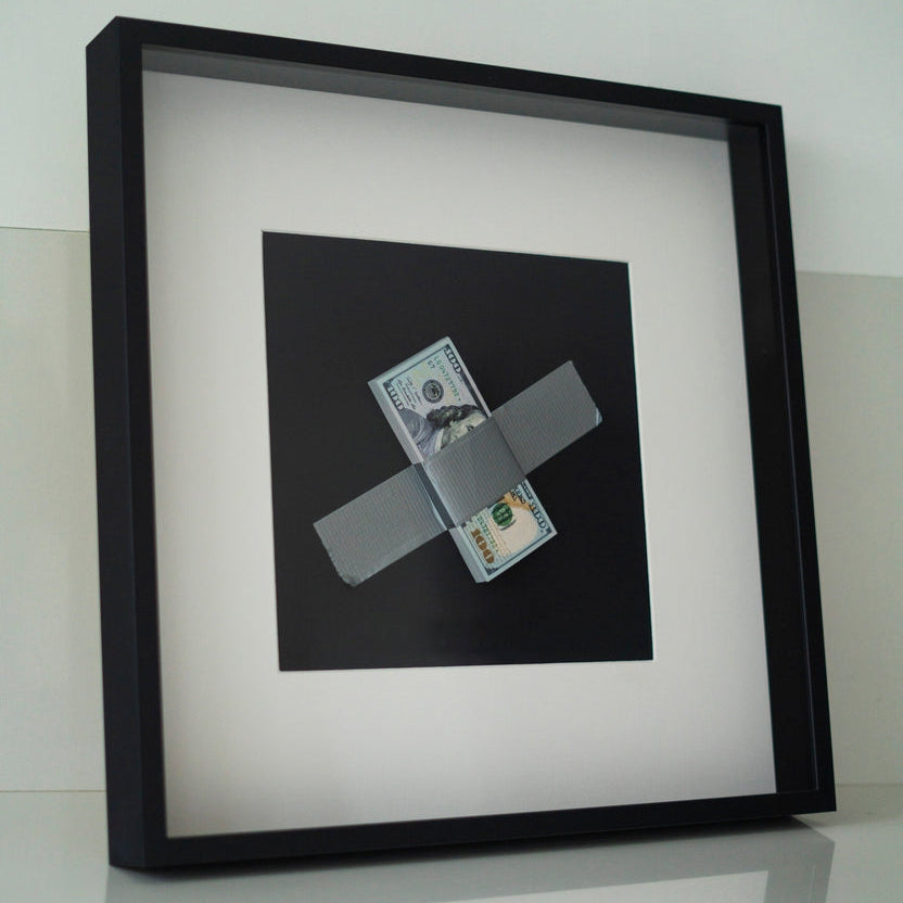 THE POSES IS NOT A BANANA 1/10