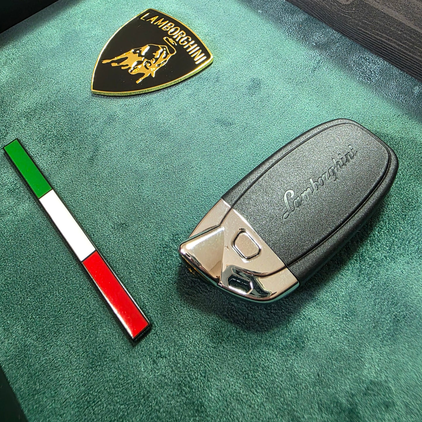 BREAK GLASS - Green Lamborghini Key Frame